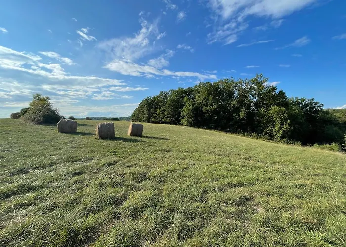 For 6 Persons At Ferme La Geneste Nyaraló *